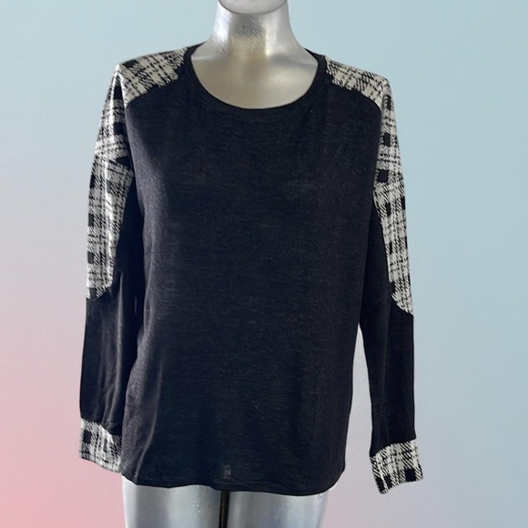 Tresics Tops - Simple Elegant Top